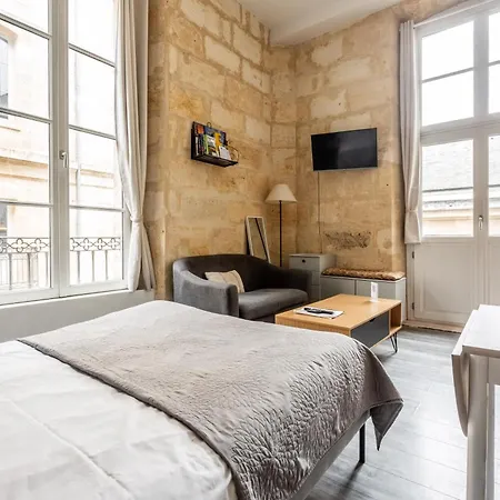 Le Balcon De Gabriel Place De La Bourse Apartment