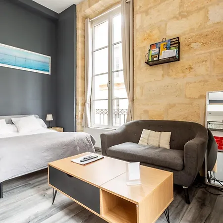 Le Balcon De Gabriel Place De La Bourse Apartman *