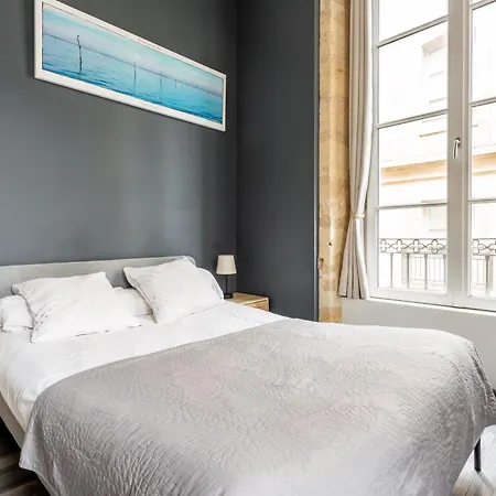 Le Balcon De Gabriel Place De La Bourse Apartment