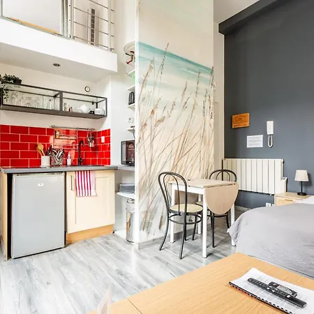 Le Balcon De Gabriel Place De La Bourse Apartman *