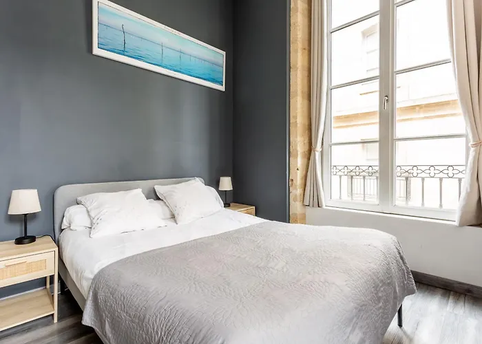 Le Balcon De Gabriel Place De La Bourse Apartment