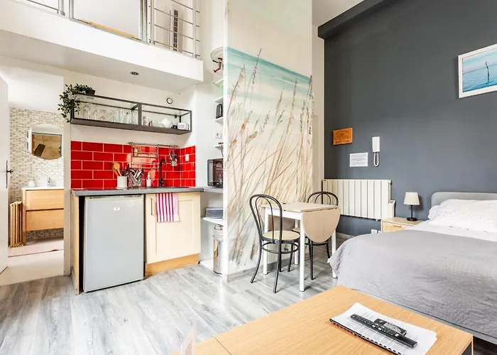 Le Balcon De Gabriel Place De La Bourse Apartman *