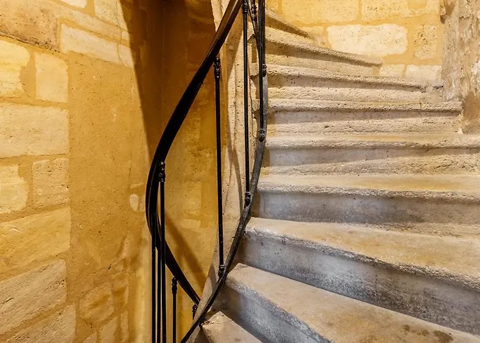 Le Balcon De Gabriel Place De La Bourse Apartment